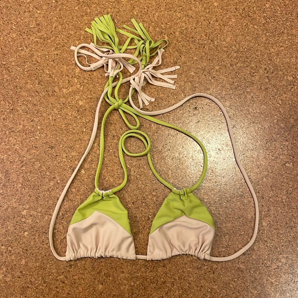 Acacia top